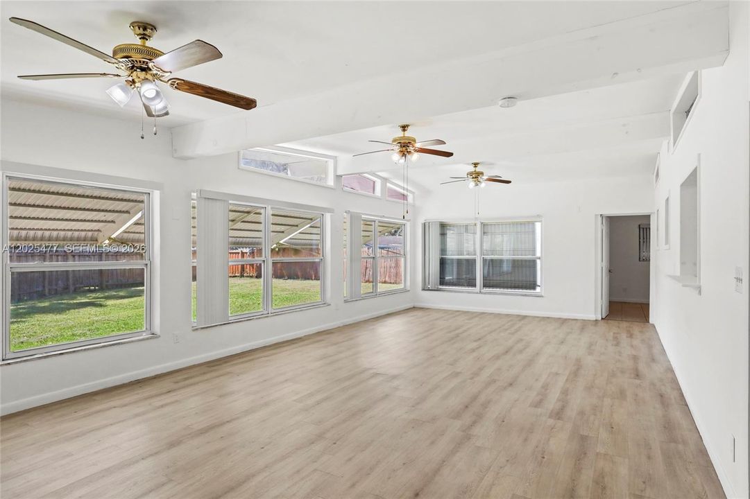 For Sale: $450,000 (5 beds, 3 baths, 3256 Square Feet)