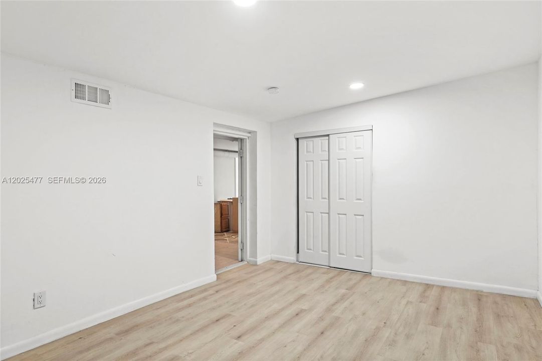 For Sale: $450,000 (5 beds, 3 baths, 3256 Square Feet)