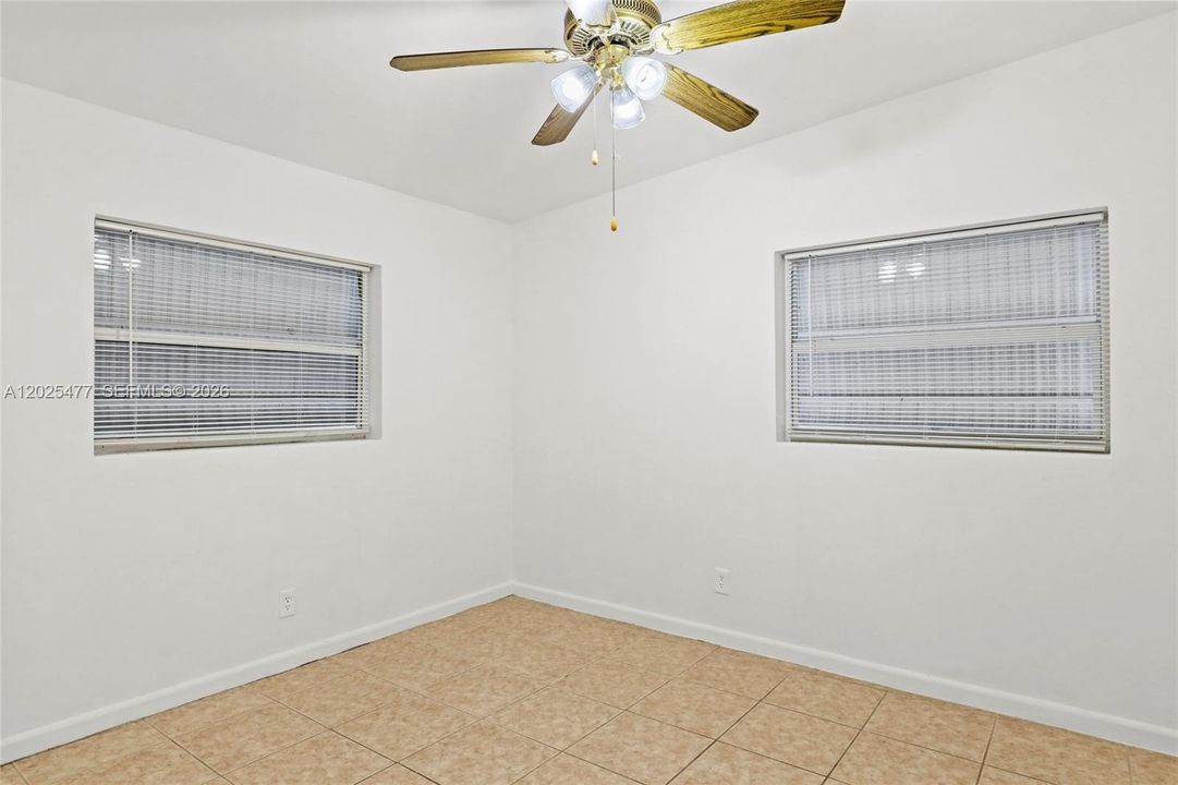 For Sale: $450,000 (5 beds, 3 baths, 3256 Square Feet)