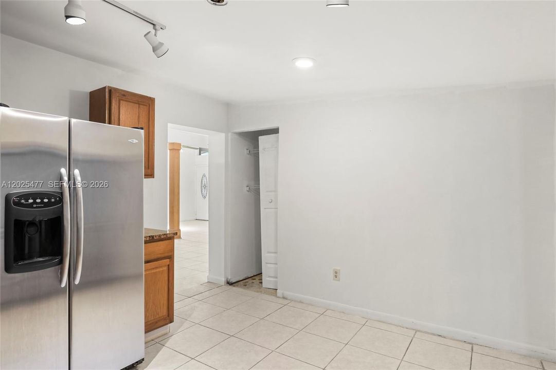 For Sale: $450,000 (5 beds, 3 baths, 3256 Square Feet)