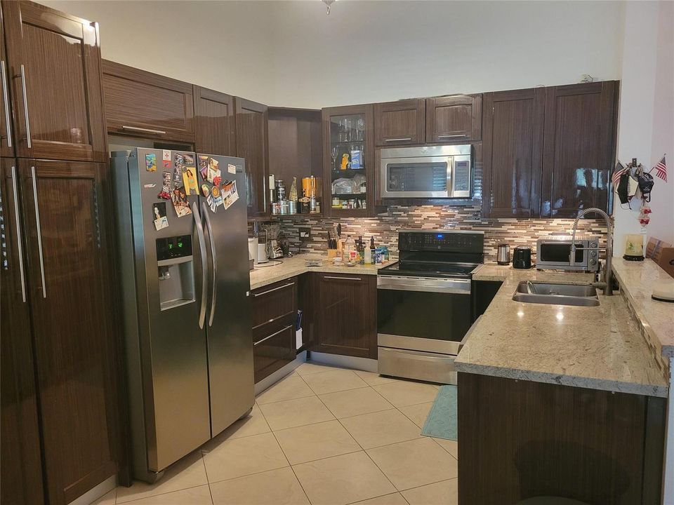 Italian kitchen cabinets