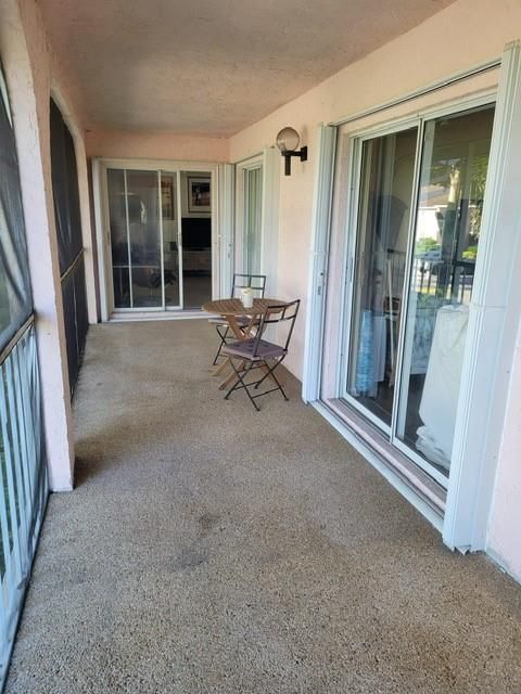 balcony