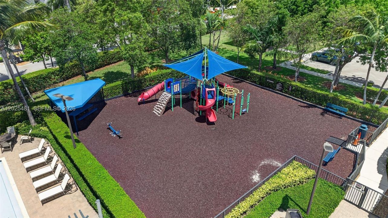 На продажу: $389,900 (3 спален, 2 ванн, 1524 Квадратных фут)