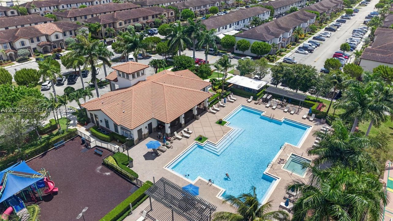На продажу: $389,900 (3 спален, 2 ванн, 1524 Квадратных фут)