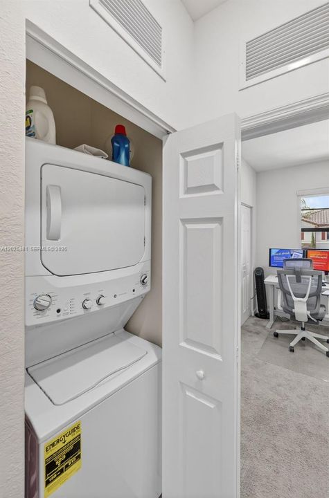 На продажу: $389,900 (3 спален, 2 ванн, 1524 Квадратных фут)