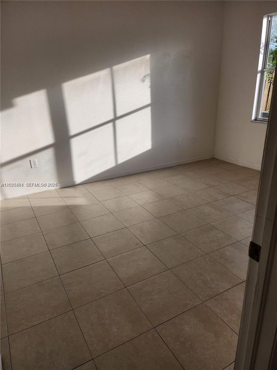 En Renta: $2,250 (3 camas, 2 baños, 1235 Pies cuadrados)