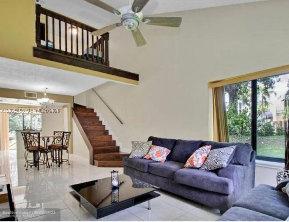 En Renta: $2,950 (3 camas, 2 baños, 1508 Pies cuadrados)