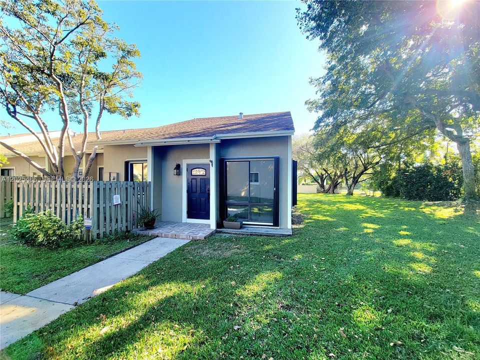 En Renta: $2,950 (3 camas, 2 baños, 1508 Pies cuadrados)