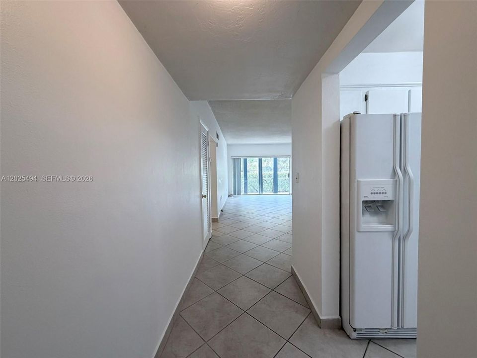 For Sale: $300,000 (2 beds, 2 baths, 1115 Square Feet)
