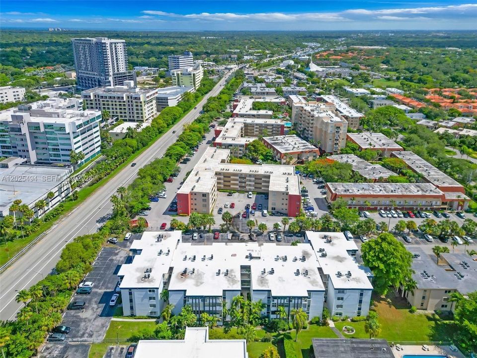 For Sale: $300,000 (2 beds, 2 baths, 1115 Square Feet)