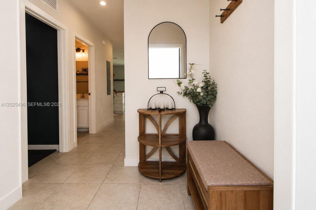 For Sale: $340,000 (3 beds, 3 baths, 1425 Square Feet)