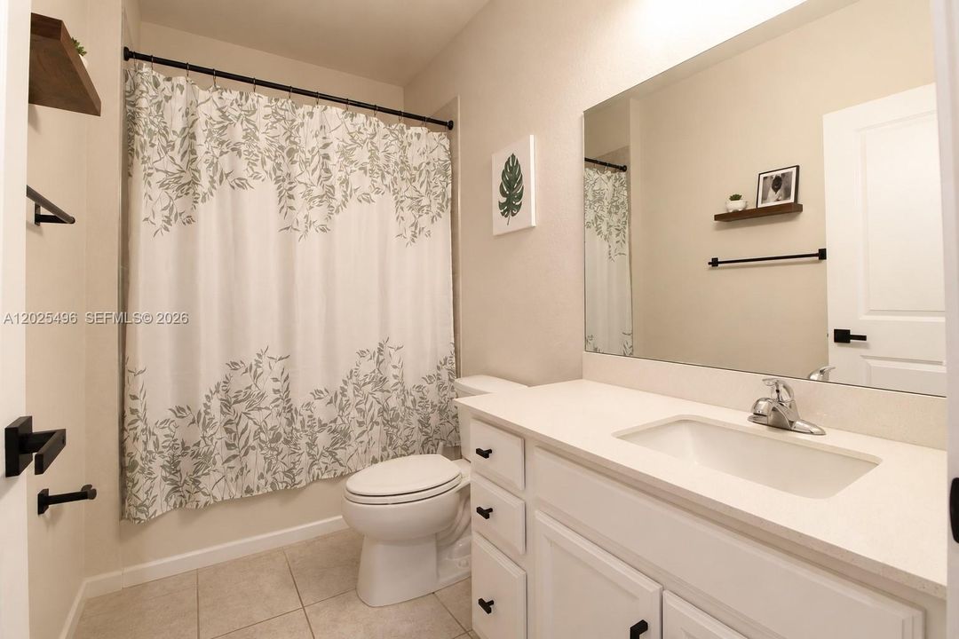 For Sale: $340,000 (3 beds, 3 baths, 1425 Square Feet)
