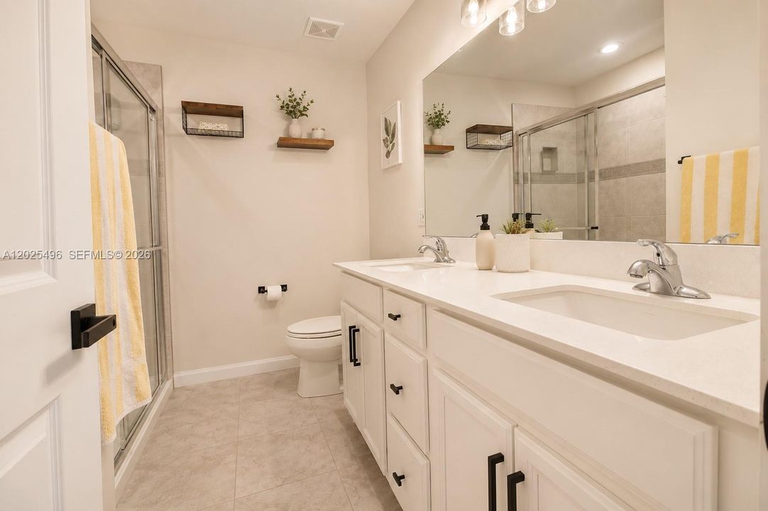 For Sale: $340,000 (3 beds, 3 baths, 1425 Square Feet)