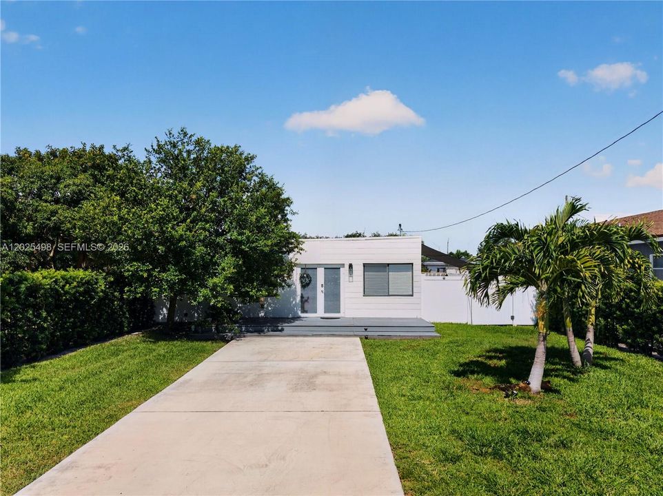 : $550,000 (2 beds, 2 baths, 1080 Square Feet)