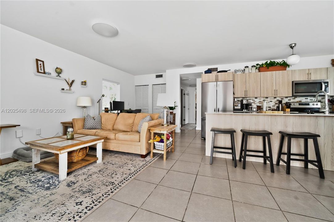 : $550,000 (2 beds, 2 baths, 1080 Square Feet)