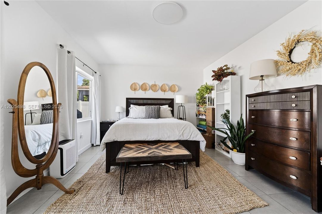 : $550,000 (2 beds, 2 baths, 1080 Square Feet)