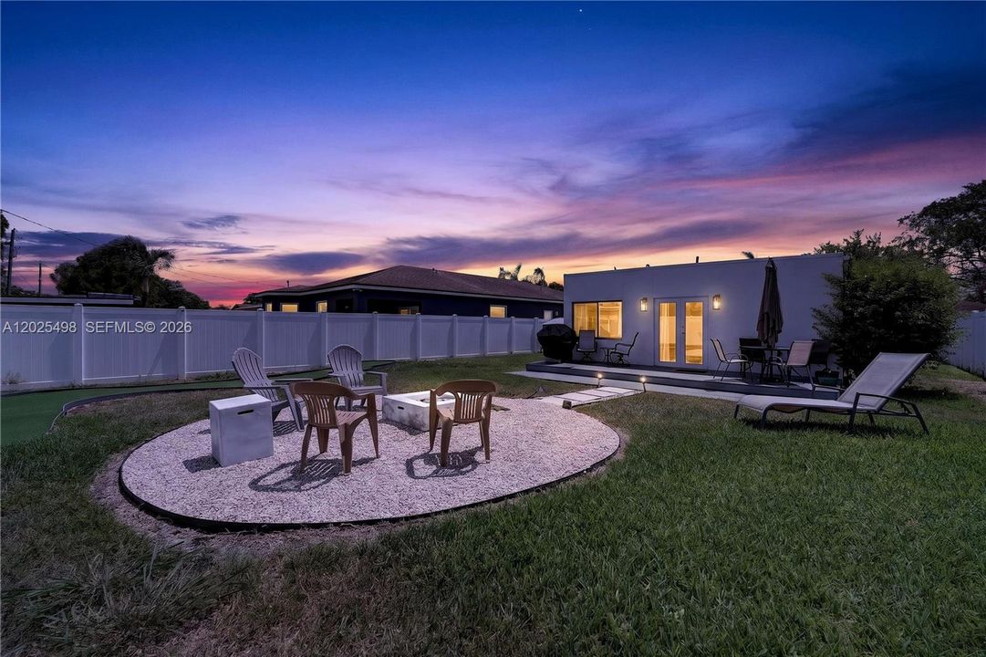 : $550,000 (2 beds, 2 baths, 1080 Square Feet)