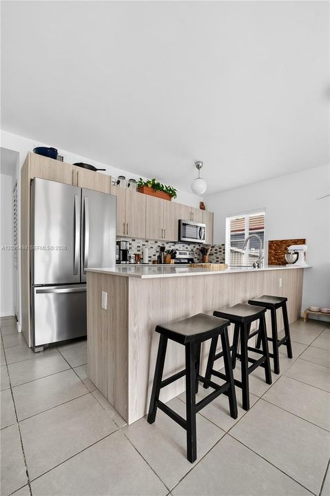 : $550,000 (2 beds, 2 baths, 1080 Square Feet)