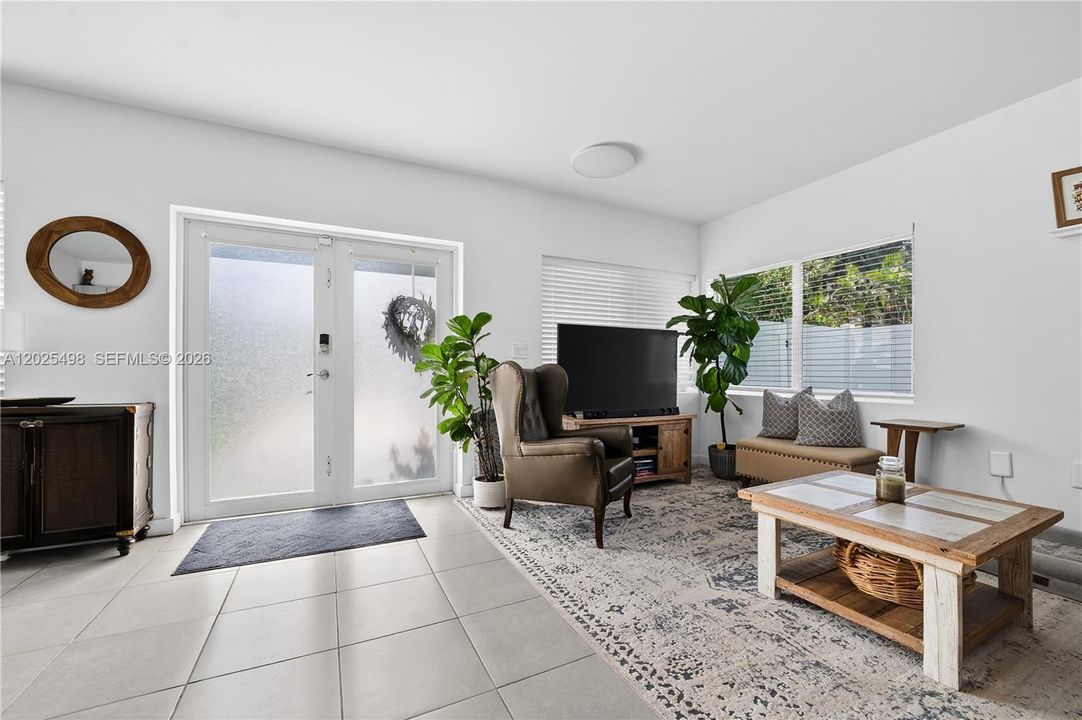 : $550,000 (2 beds, 2 baths, 1080 Square Feet)