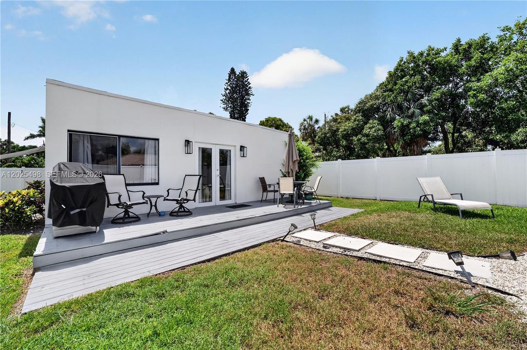 : $550,000 (2 beds, 2 baths, 1080 Square Feet)
