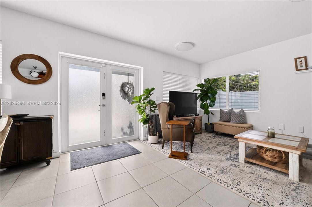 : $550,000 (2 beds, 2 baths, 1080 Square Feet)