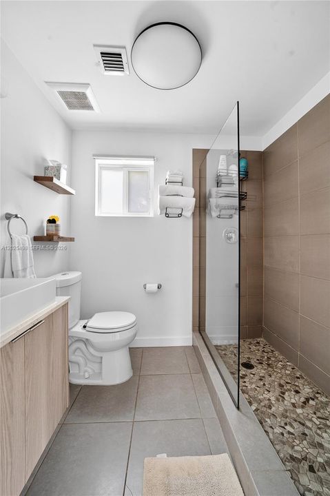 : $550,000 (2 beds, 2 baths, 1080 Square Feet)