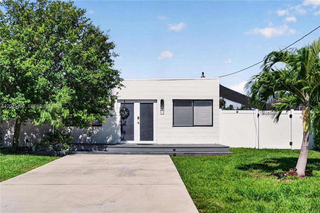 : $550,000 (2 beds, 2 baths, 1080 Square Feet)
