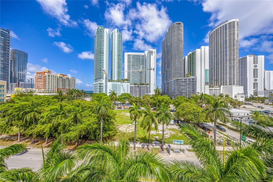 En Venta: $399,000 (2 camas, 2 baños, 1087 Pies cuadrados)