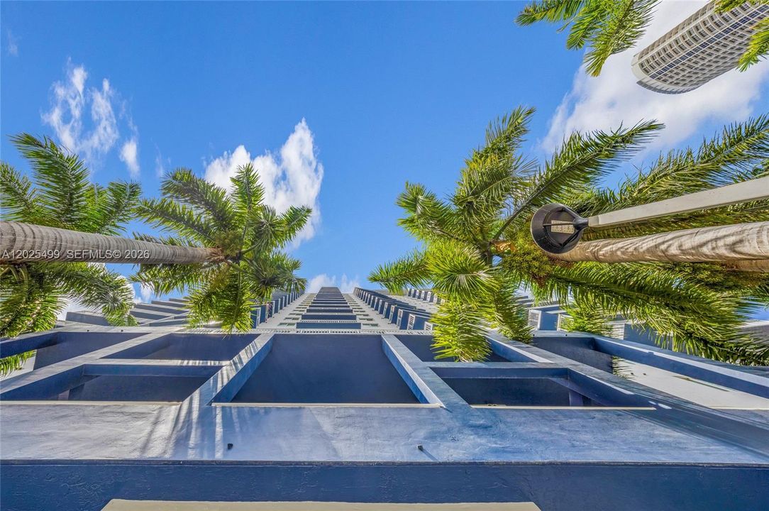 En Venta: $399,000 (2 camas, 2 baños, 1087 Pies cuadrados)