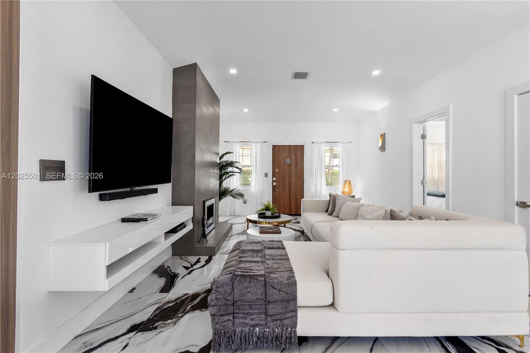 En Renta: $14,900 (3 camas, 3 baños, 3242 Pies cuadrados)