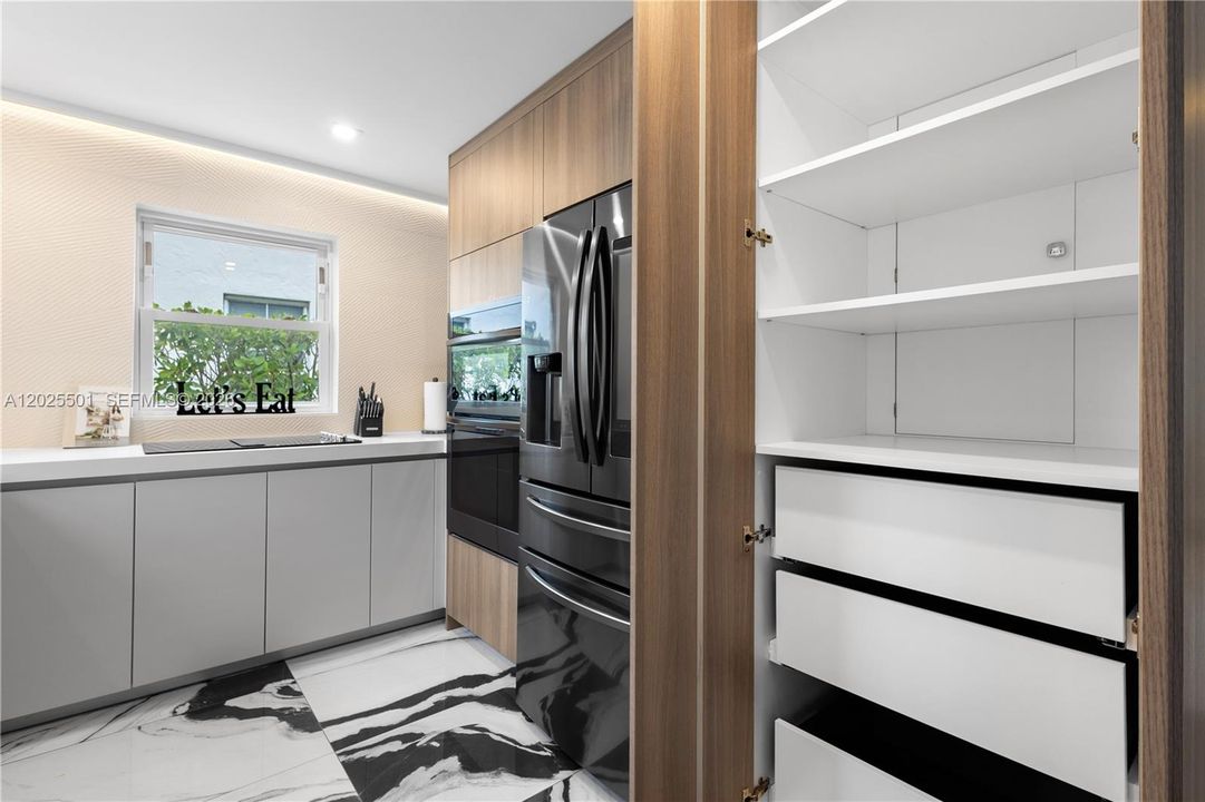 En Renta: $14,900 (3 camas, 3 baños, 3242 Pies cuadrados)