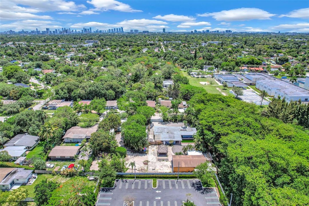 Active With Contract: $1,250 (0 beds, 1 baths, 360 Square Feet)