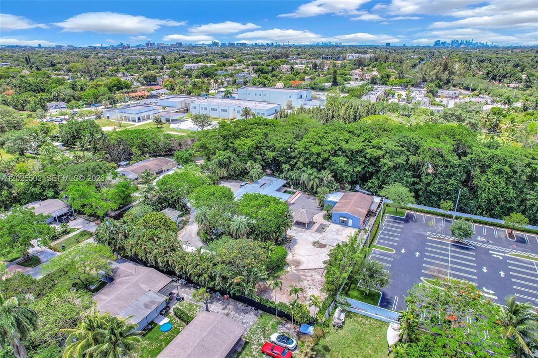 Active With Contract: $1,250 (0 beds, 1 baths, 360 Square Feet)