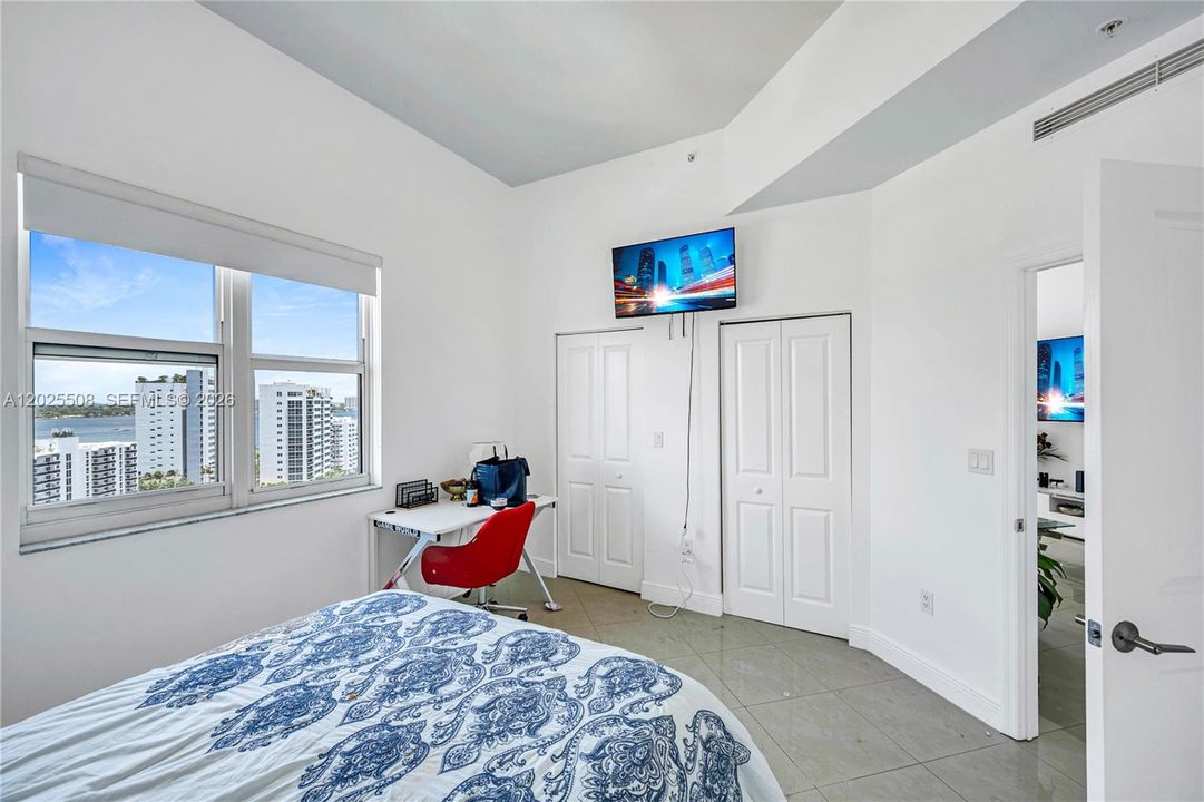 For Rent: $4,500 (2 beds, 2 baths, 1223 Square Feet)