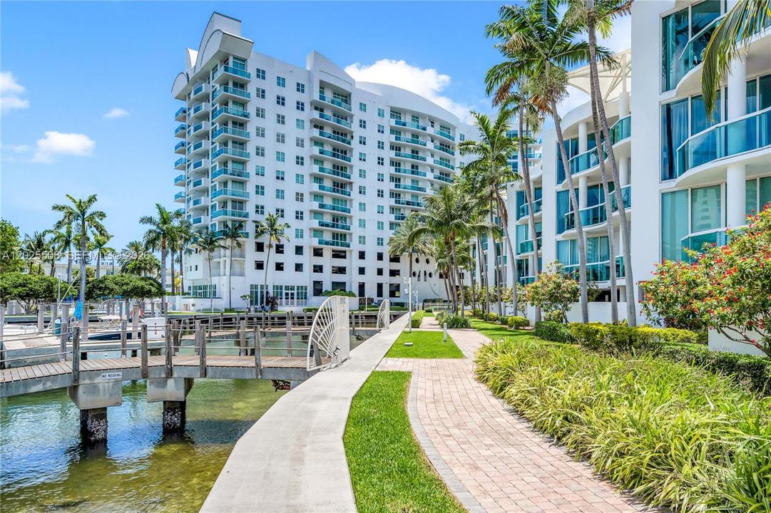 For Rent: $4,500 (2 beds, 2 baths, 1223 Square Feet)