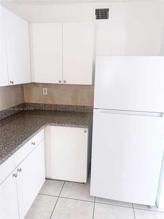 En Renta: $1,550 (1 camas, 1 baños, 119142 Pies cuadrados)