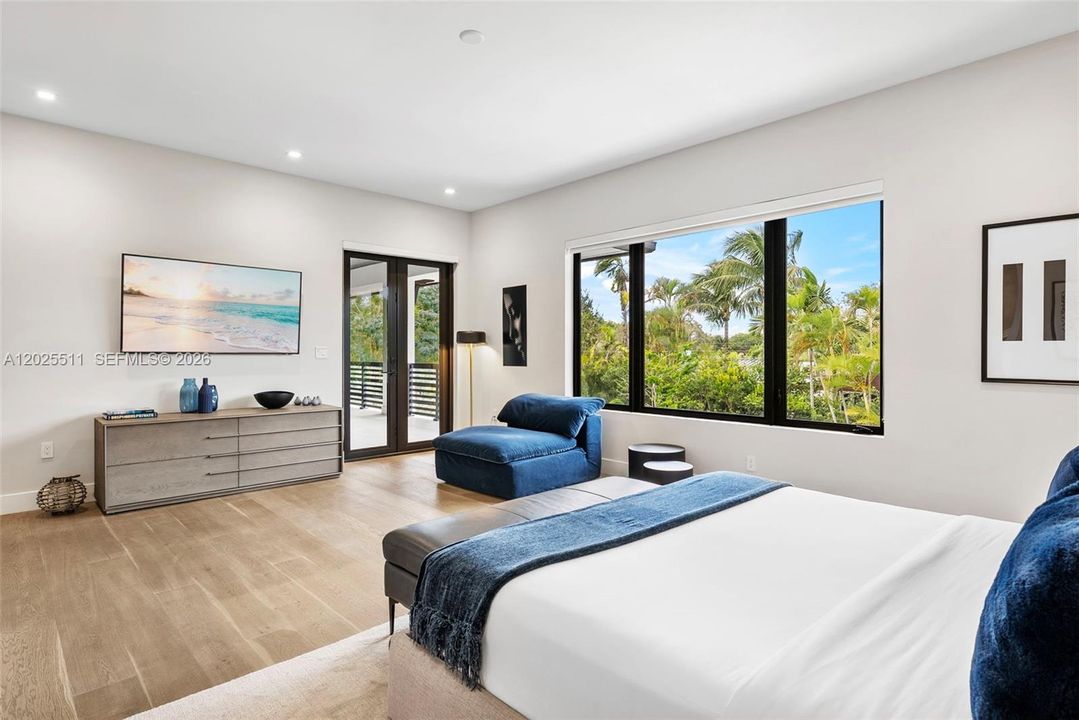 For Sale: $3,950,000 (5 beds, 5 baths, 3848 Square Feet)