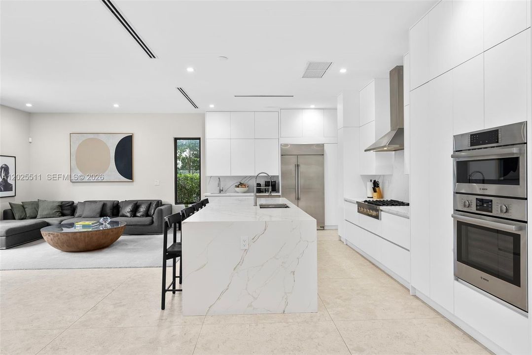 For Sale: $3,950,000 (5 beds, 5 baths, 3848 Square Feet)