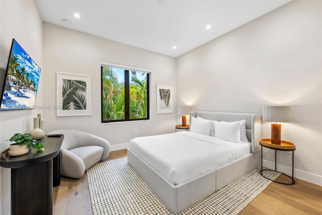 For Sale: $3,950,000 (5 beds, 5 baths, 3848 Square Feet)