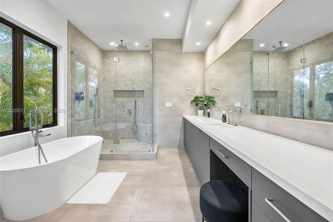 For Sale: $3,950,000 (5 beds, 5 baths, 3848 Square Feet)