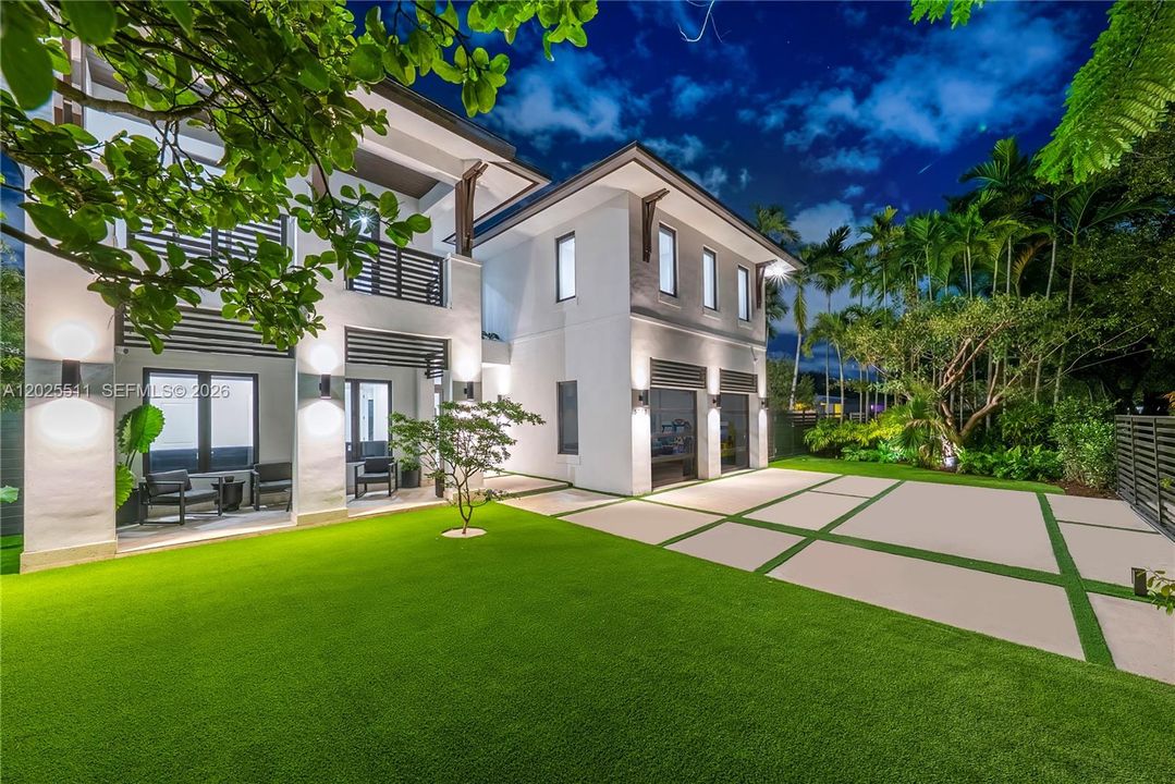 For Sale: $3,950,000 (5 beds, 5 baths, 3848 Square Feet)