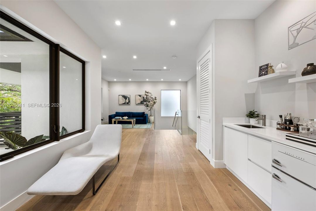 For Sale: $3,950,000 (5 beds, 5 baths, 3848 Square Feet)