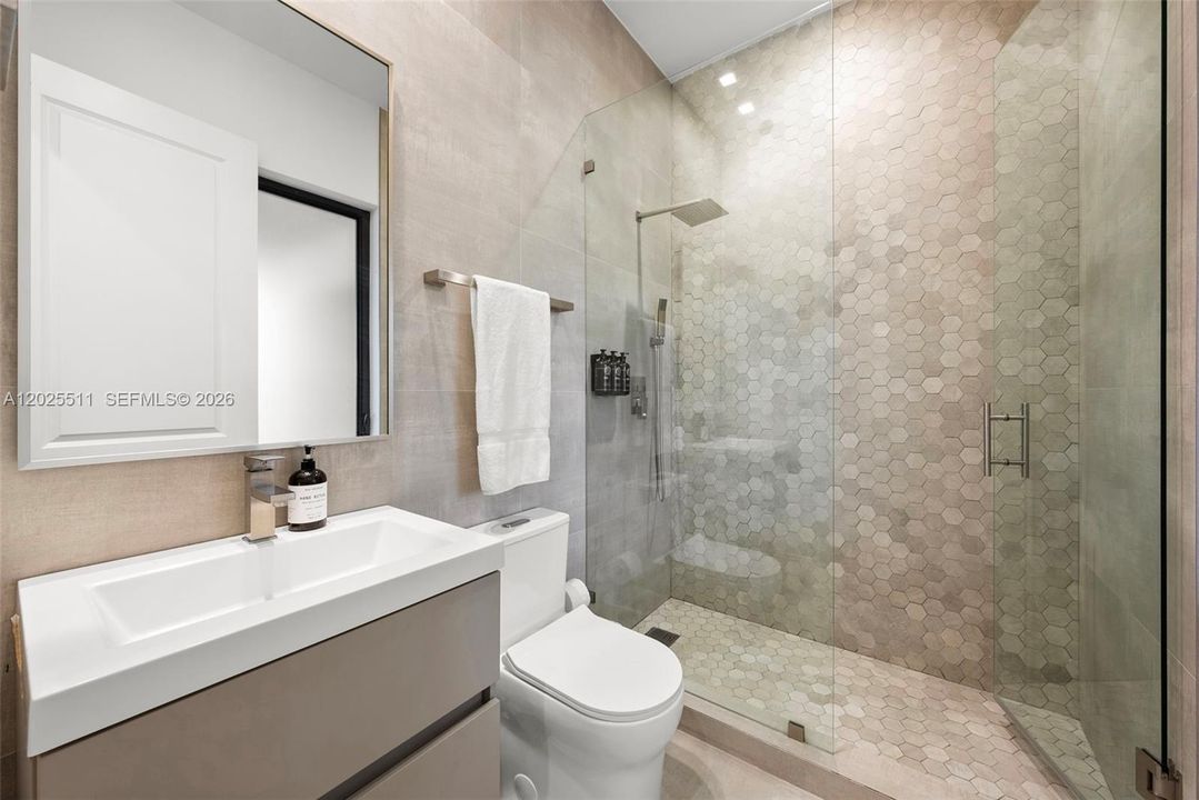 For Sale: $3,950,000 (5 beds, 5 baths, 3848 Square Feet)