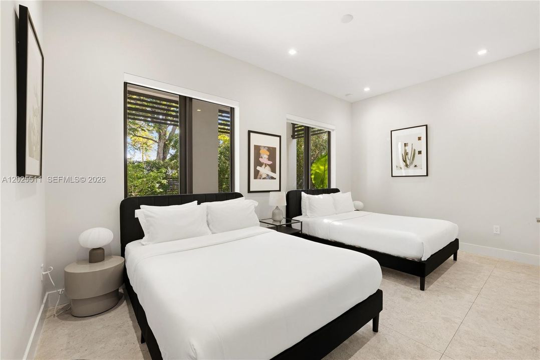 For Sale: $3,950,000 (5 beds, 5 baths, 3848 Square Feet)