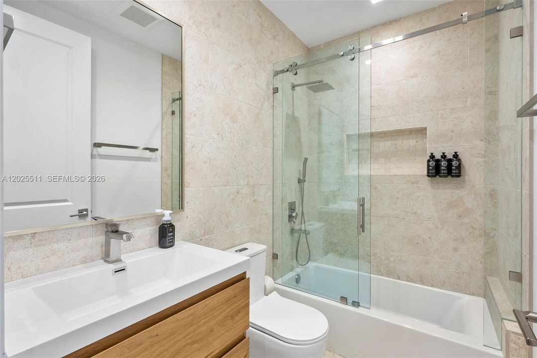 For Sale: $3,950,000 (5 beds, 5 baths, 3848 Square Feet)