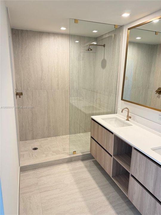 В аренду: $8,000 (2 спален, 2 ванн, 0 Квадратных фут)