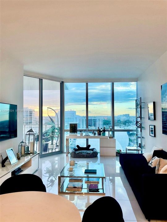For Sale: $899,000 (2 beds, 3 baths, 1498 Square Feet)