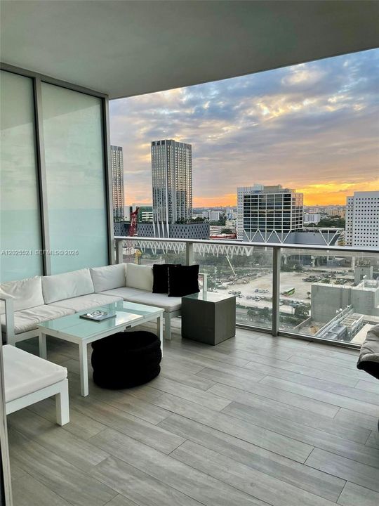 For Sale: $899,000 (2 beds, 3 baths, 1498 Square Feet)