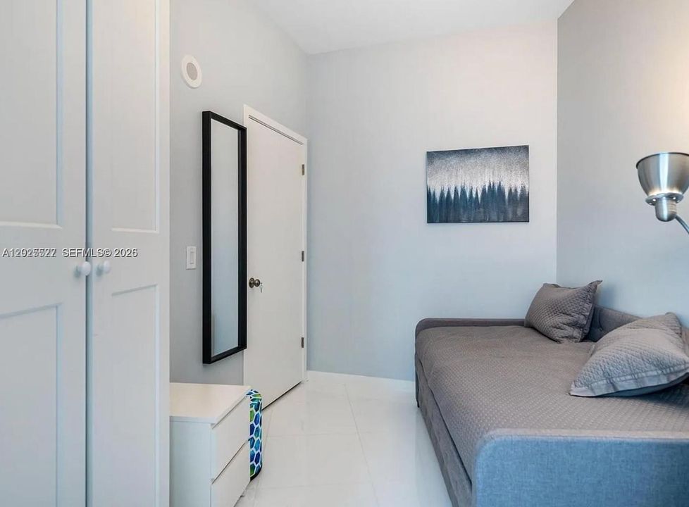 For Rent: $8,500 (2 beds, 3 baths, 1559 Square Feet)