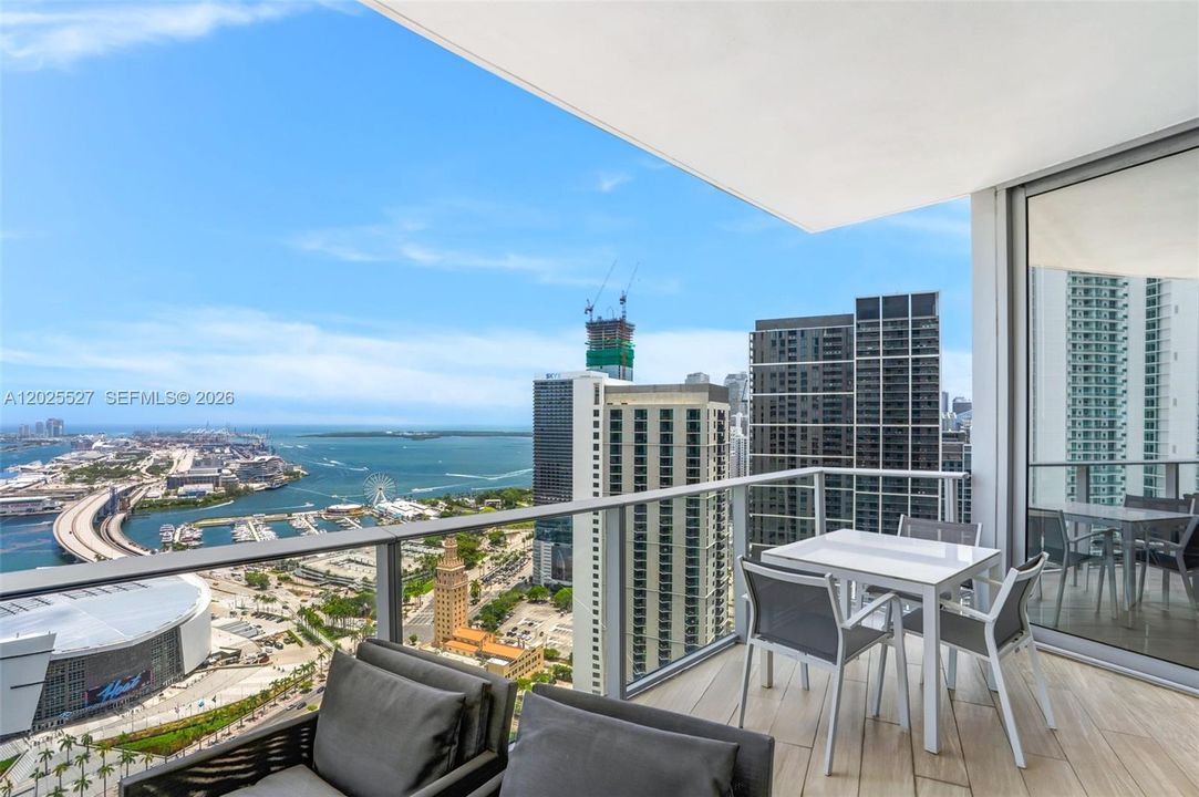 For Rent: $8,500 (2 beds, 3 baths, 1559 Square Feet)